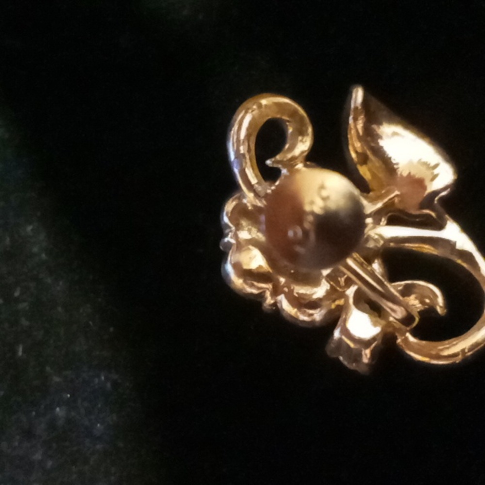 Coro vintage yellow butter cream and crystal flower earrings screw back - Picture 4 of 8
